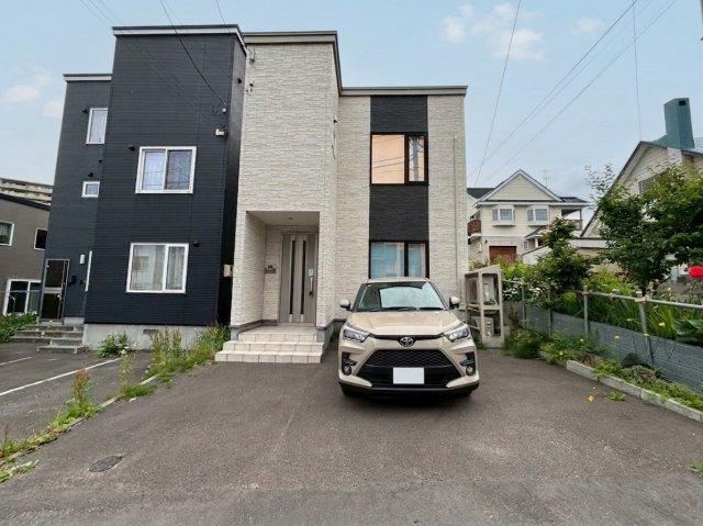 4LDK house in Teine Ward, Sapporo, Hokkaido - Photo 1