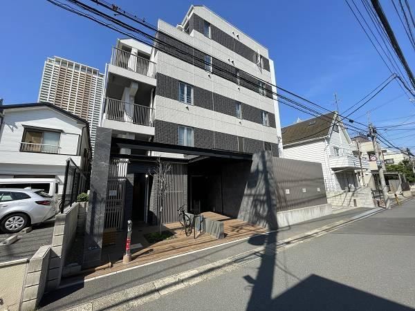 3LDK apartment in Ichikawa, Chiba - Photo 1