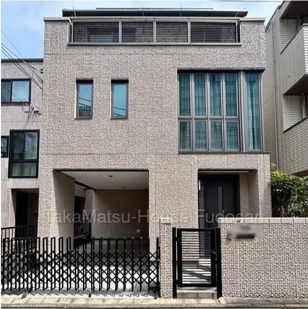 5LDK house in Minato Ward, Tokyo - Photo 1