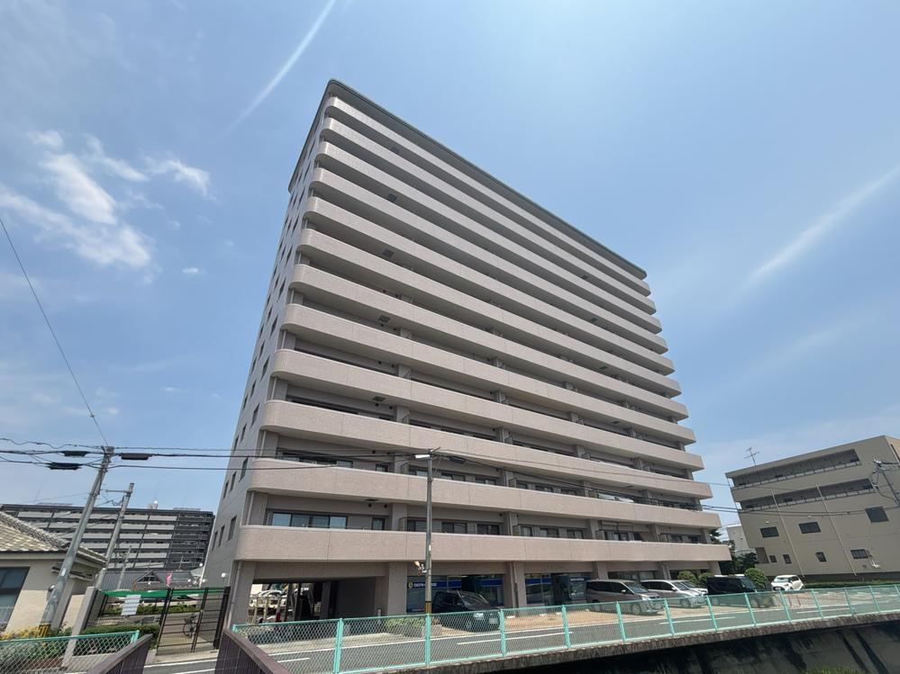 3LDK apartment in Hatsukaichi, Hiroshima - Photo 1