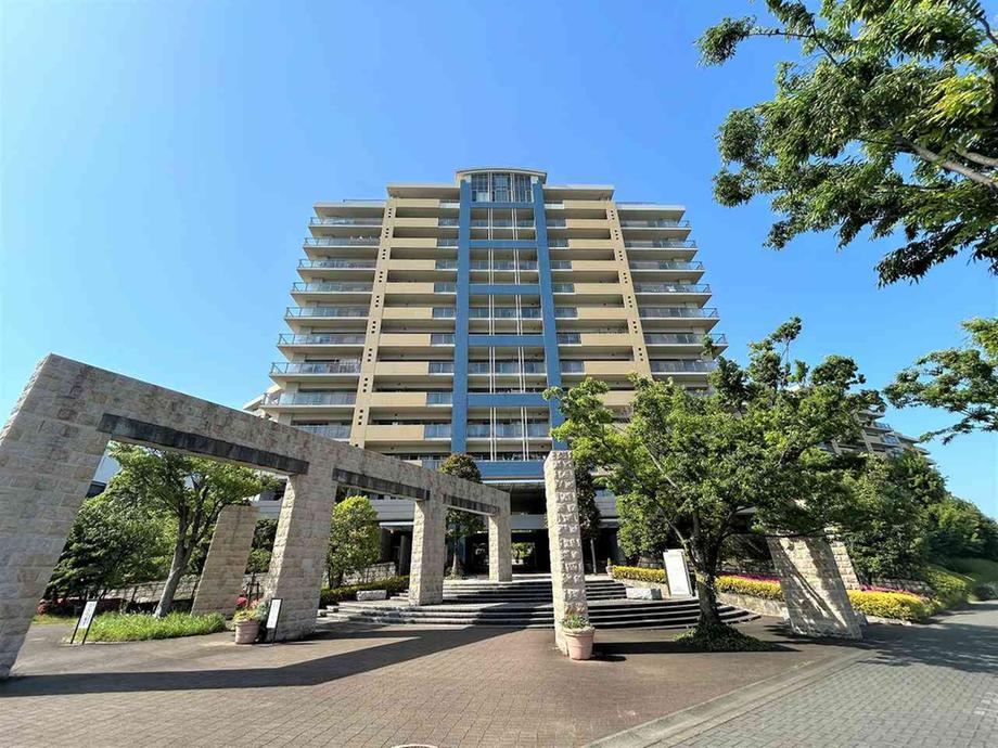 4LDK apartment in Inagi, Tokyo - Photo 1