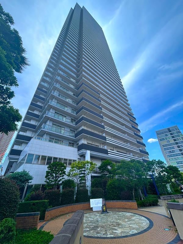 3LDK+S apartment in Koto Ward, Tokyo - Photo 1