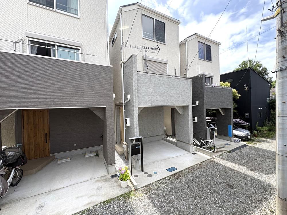 2LDK+S house in Naka Ward, Yokohama, Kanagawa - Photo 1