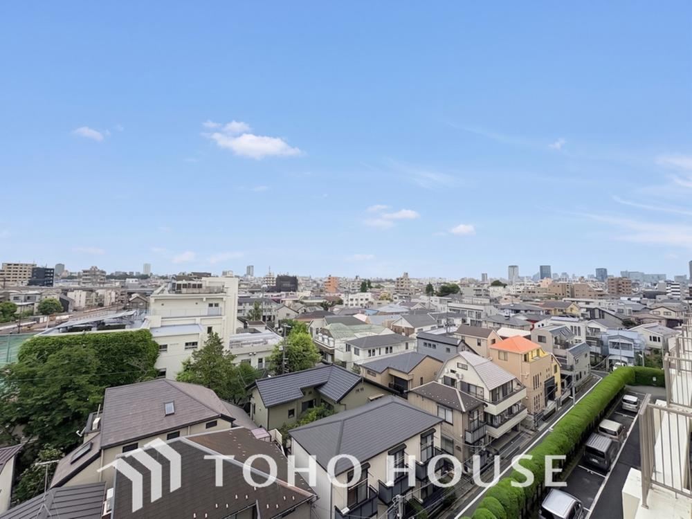 2LDK apartment in Meguro Ward, Tokyo - Photo 1
