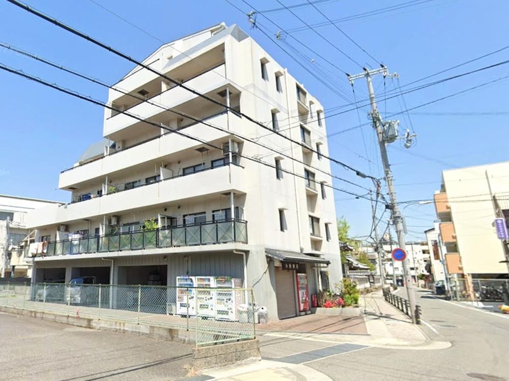 3LDK apartment in Nada Ward, Kobe, Hyogo - Photo 1