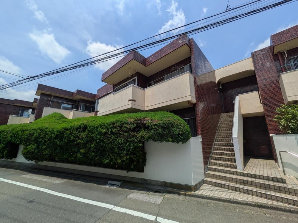 3LDK apartment in Nakano Ward, Tokyo - Photo 1