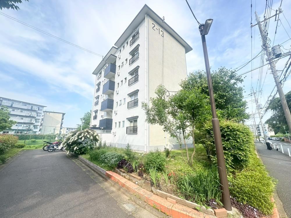 2LDK apartment in Machida, Tokyo - Photo 1