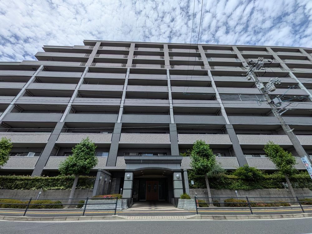 4LDK apartment in Naka Ward, Hiroshima - Photo 1