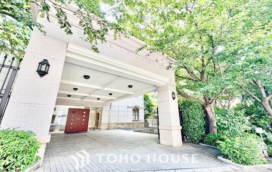 1LDK+S apartment in Minato Ward, Tokyo - Photo 1