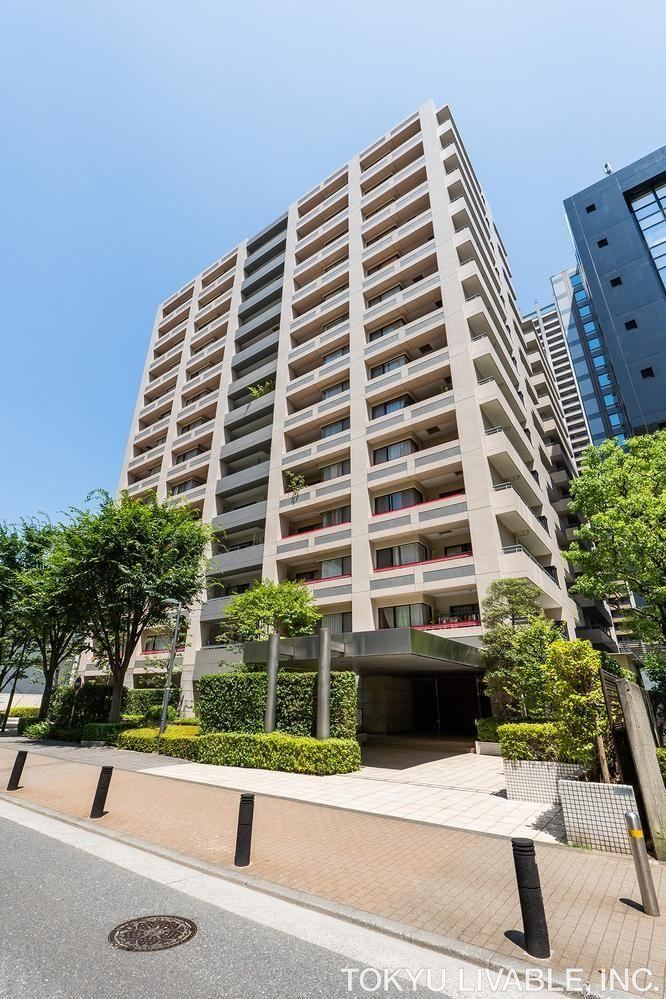 3LDK apartment in Shinagawa Ward, Tokyo - Photo 1