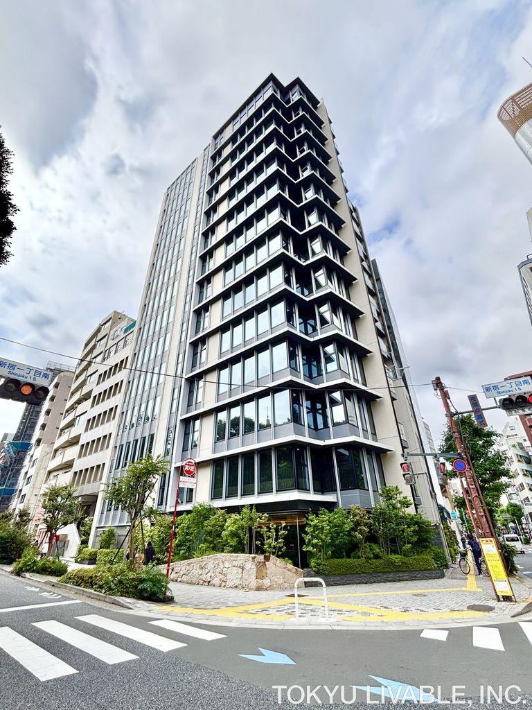2LDK apartment in Shinjuku Ward, Tokyo - Photo 1