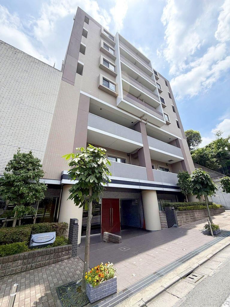 3LDK apartment in Hino, Tokyo - Photo 1