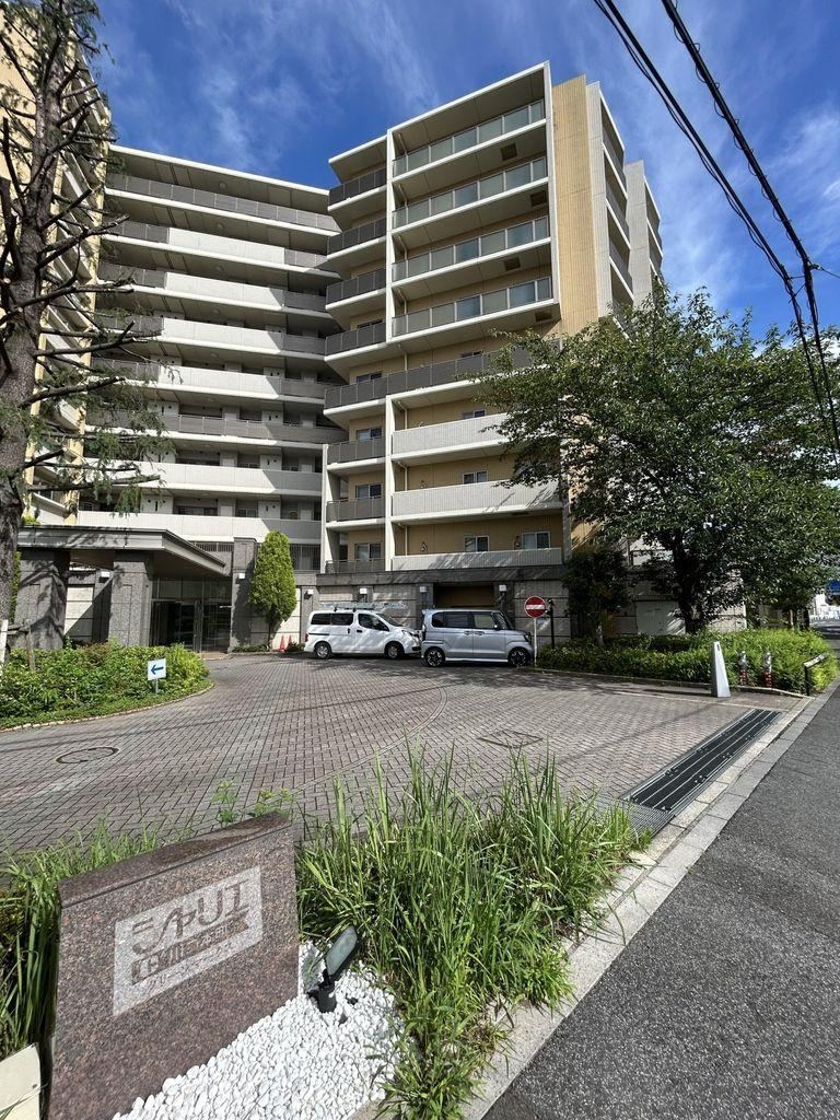 4LDK apartment in Kawaguchi, Saitama - Photo 1