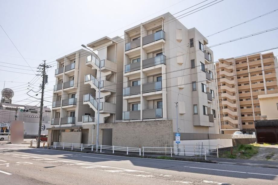 4LDK apartment in Kariya, Aichi - Photo 1