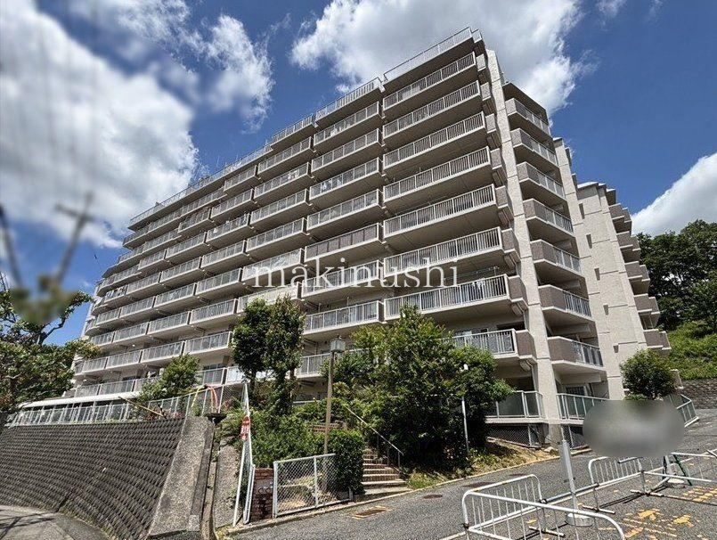 3LDK apartment in Kawachinagano, Osaka - Photo 1
