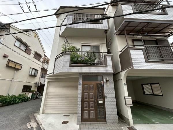 3LDK house in Kadoma, Osaka - Photo 1