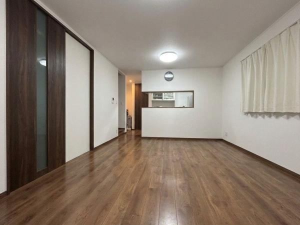4LDK house in Daito, Osaka - Photo 1