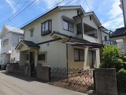 4LDK house in Matsuyama, Ehime - Photo 1