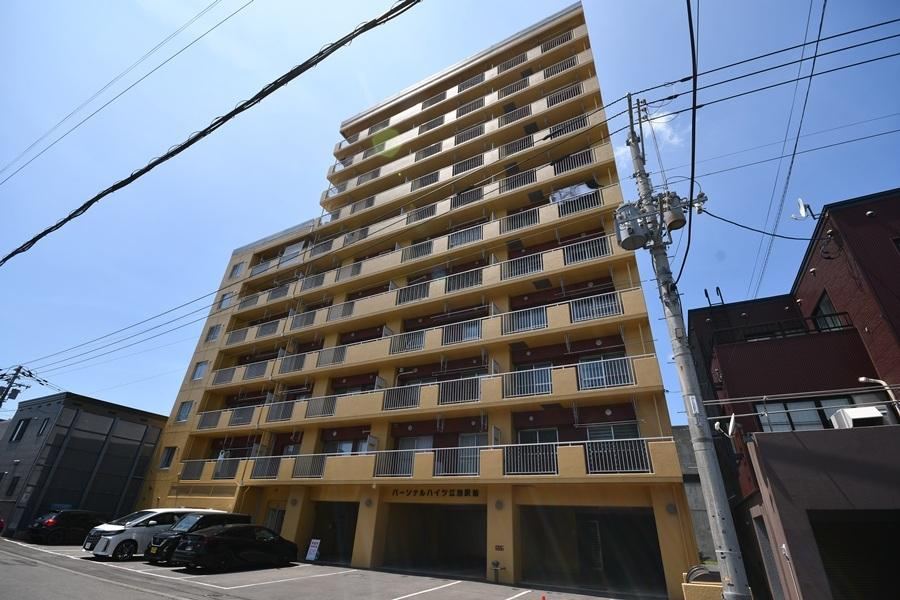 3LDK apartment in Ebetsu, Hokkaido - Photo 1