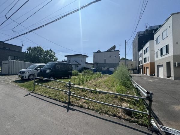197 m² land in Toyohira Ward, Sapporo, Hokkaido - Photo 1