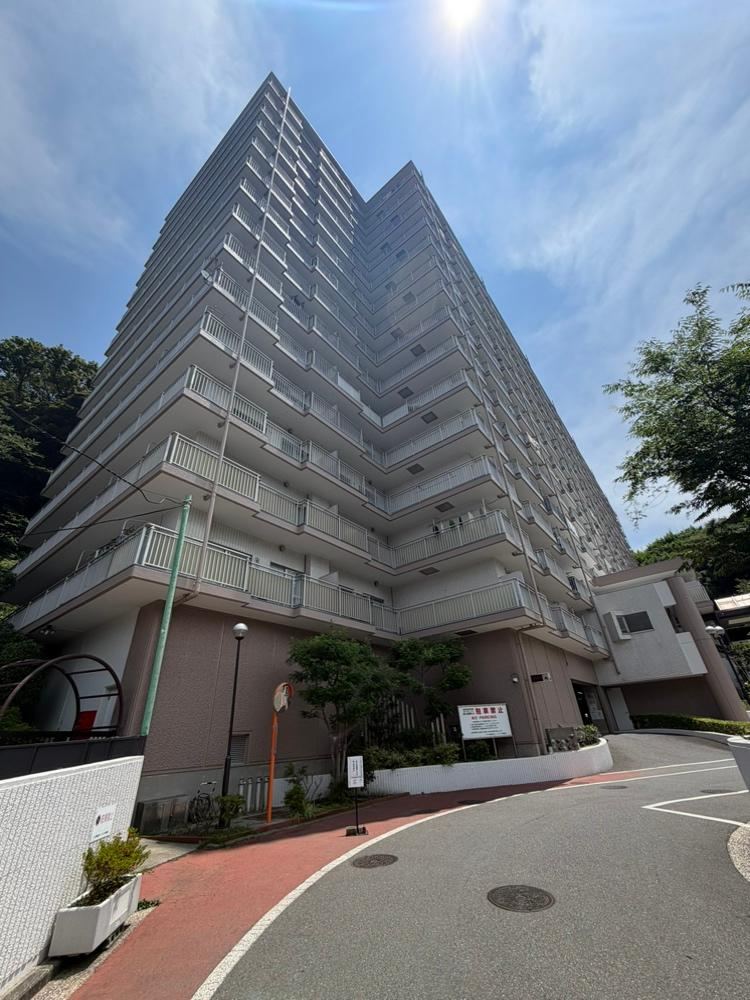 3LDK apartment in Yokosuka, Kanagawa - Photo 1