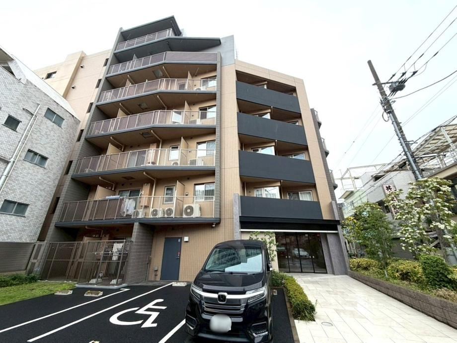 2LDK+S apartment in Arakawa Ward, Tokyo - Photo 1