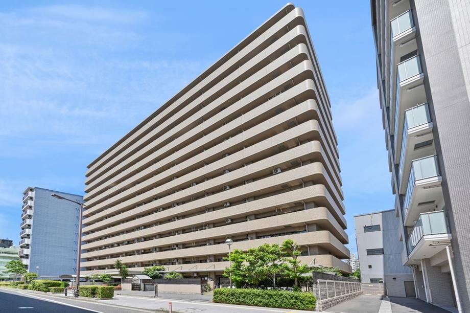 3LDK apartment in Minato Ward, Osaka - Photo 1