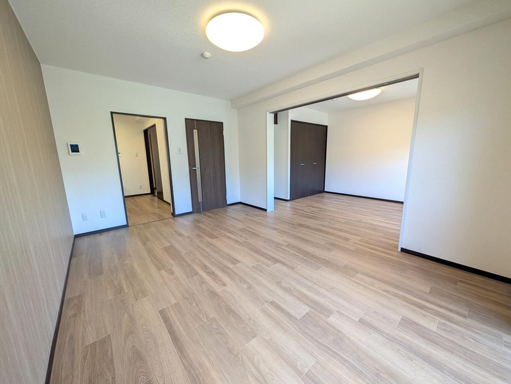 2LDK apartment in Asaka, Saitama - Photo 1