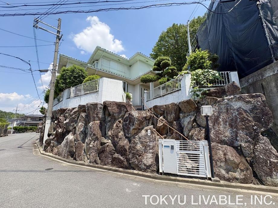 5LDK house in Ikoma, Nara - Photo 1