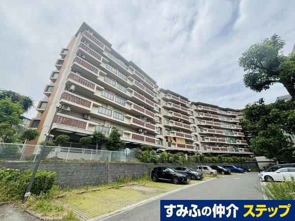 4DK apartment in Toyonaka, Osaka - Photo 1