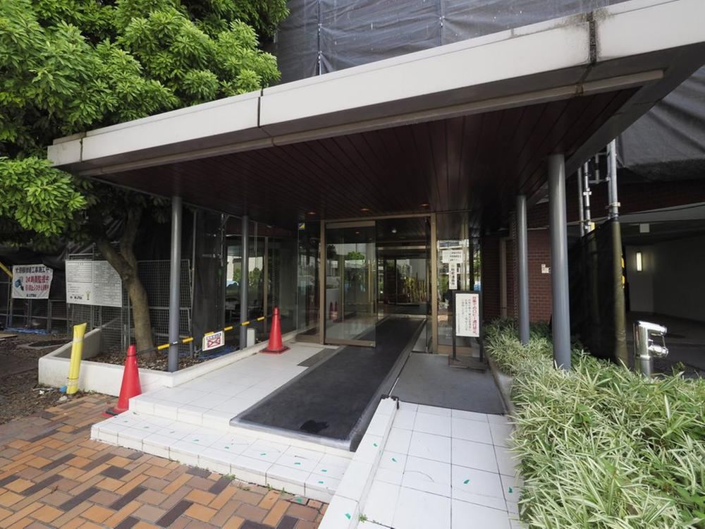 1LDK apartment in Minato Ward, Tokyo - Photo 1