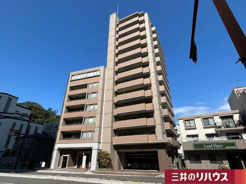 3LDK apartment in Minami Ward, Hiroshima - Photo 1