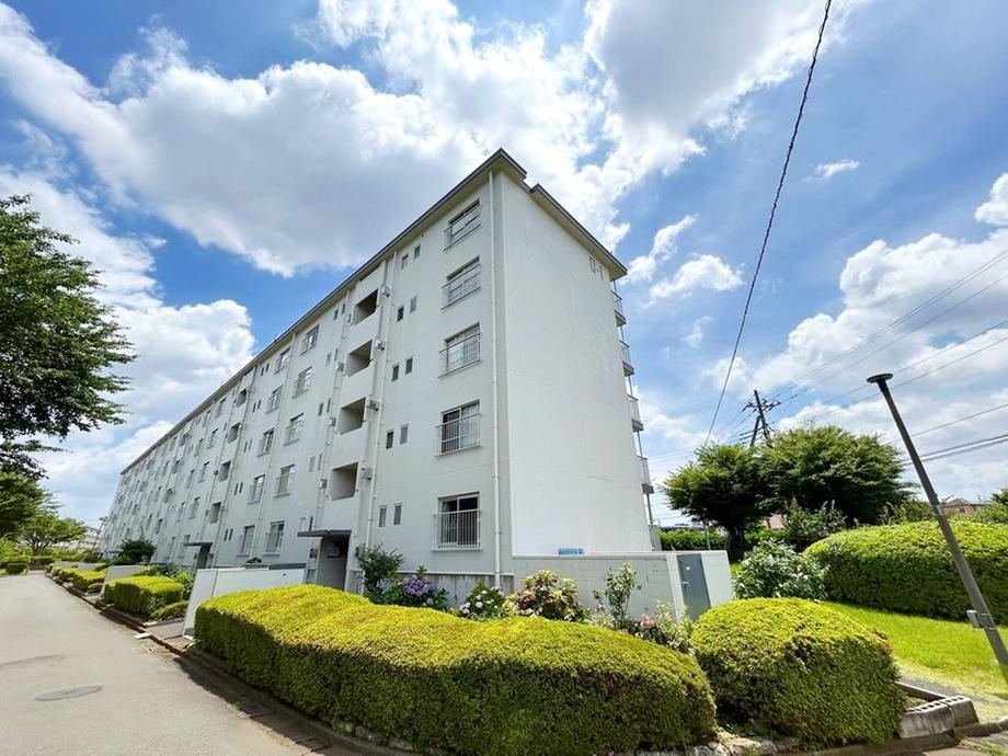2LDK apartment in Higashiyamato, Tokyo - Photo 1