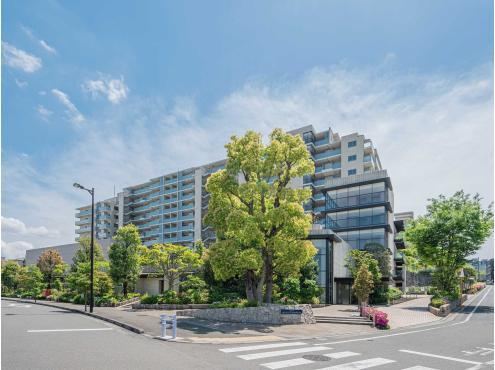 4LDK apartment in Inagi, Tokyo - Photo 1
