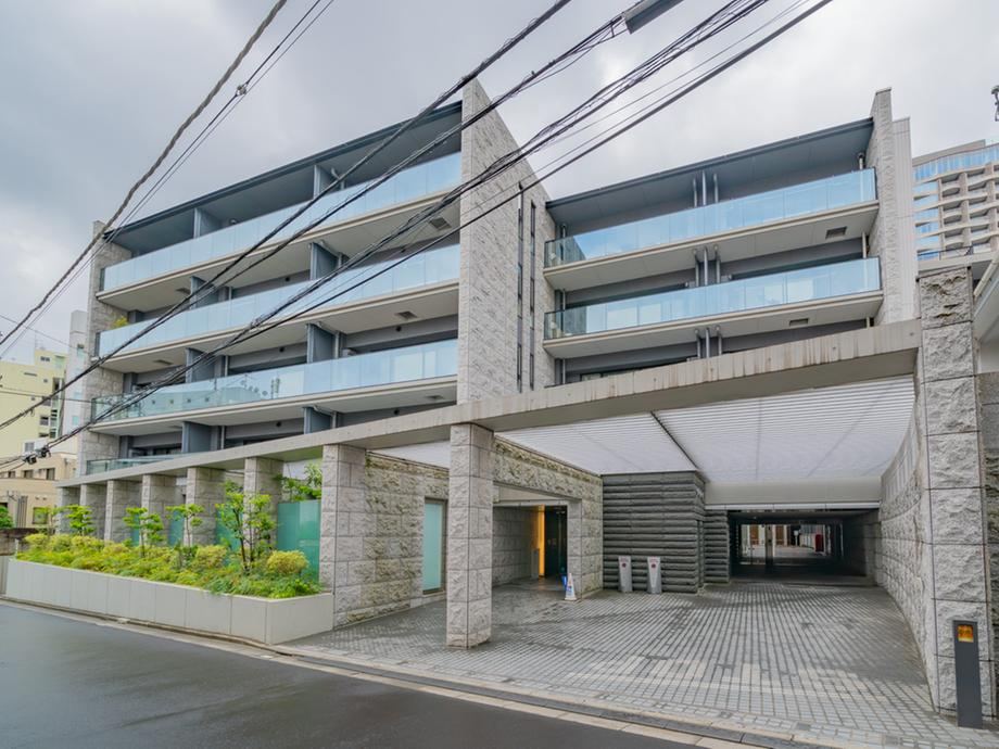 2LDK apartment in Shibuya Ward, Tokyo - Photo 1