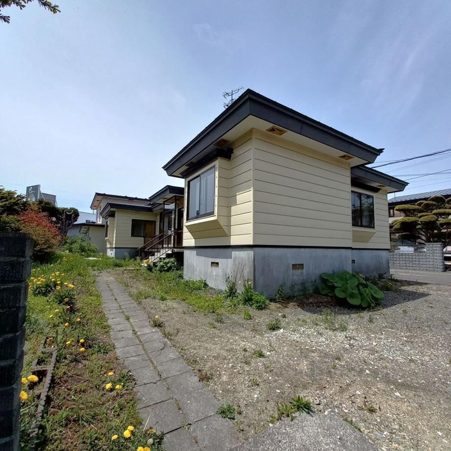 5LDK house in Tomakomai, Hokkaido - Photo 1