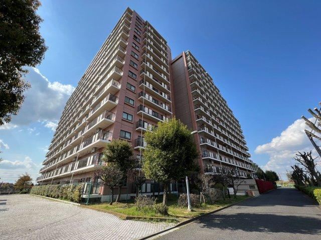 4LDK apartment in Kuki, Saitama - Photo 1