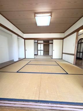 5LDK house in Hachioji, Tokyo - Photo 1