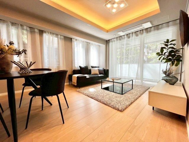 3LDK apartment in Minato Ward, Tokyo - Photo 1