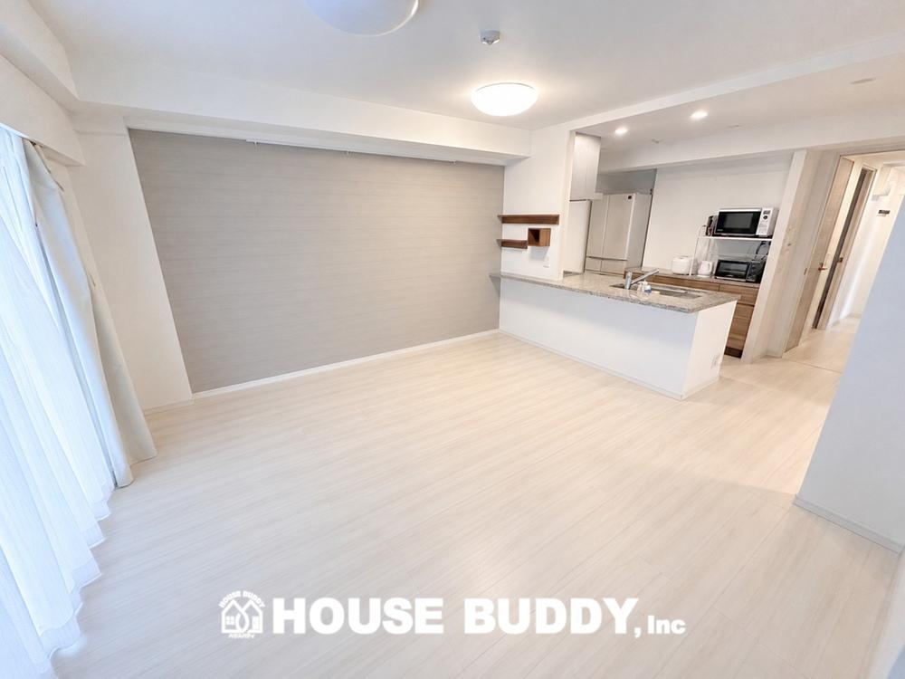 4LDK apartment in Akishima, Tokyo - Photo 1