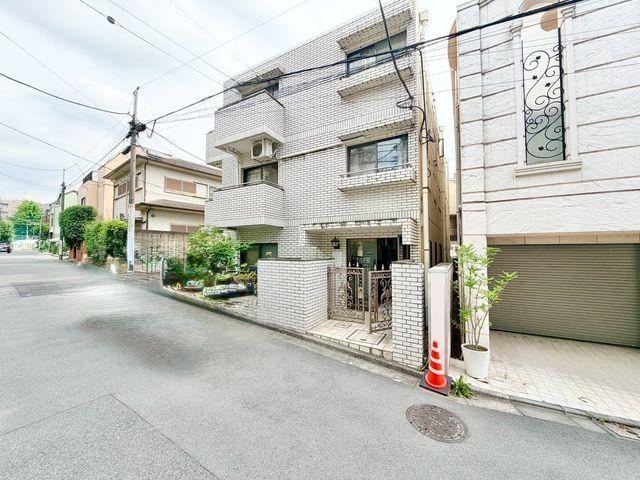 1LDK apartment in Minato Ward, Tokyo - Photo 1
