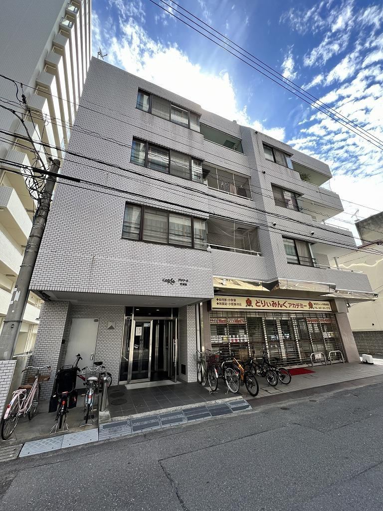 3LDK apartment in Takamatsu, Kagawa - Photo 1