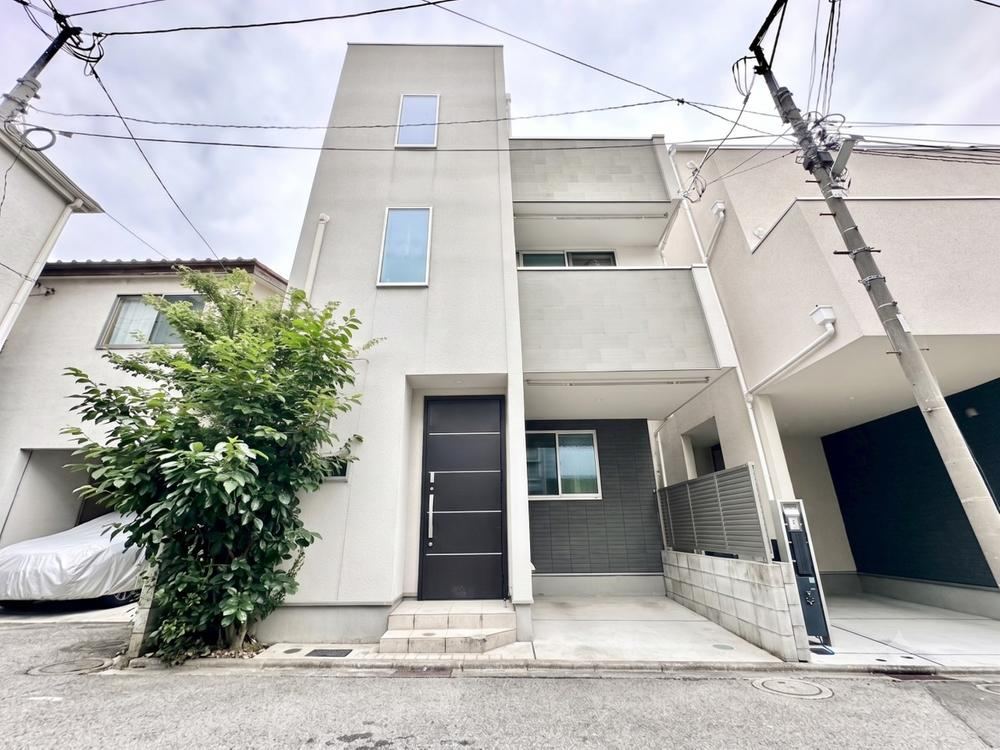 3LDK house in Adachi Ward, Tokyo - Photo 1