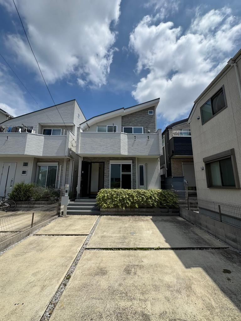 4LDK house in Mitaka, Tokyo - Photo 1