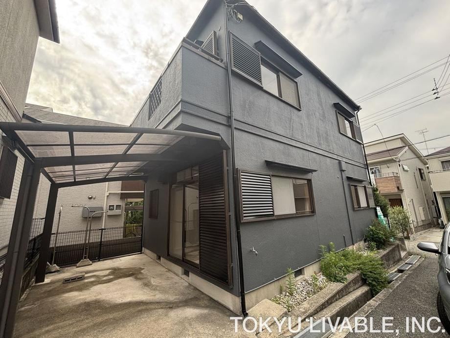 4LDK house in Toyonaka, Osaka - Photo 1