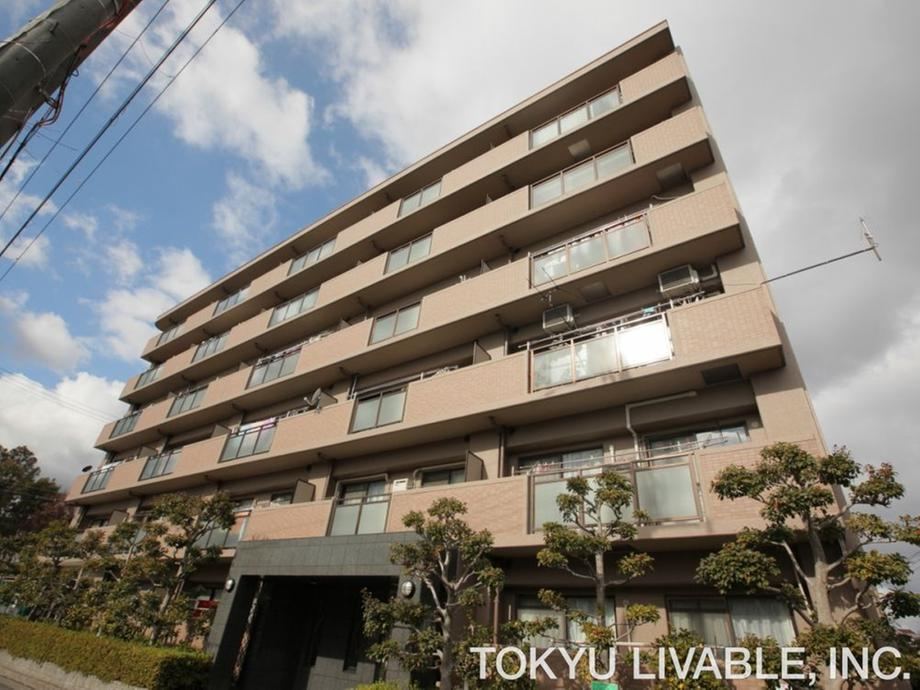 3LDK apartment in Nishinomiya, Hyogo - Photo 1