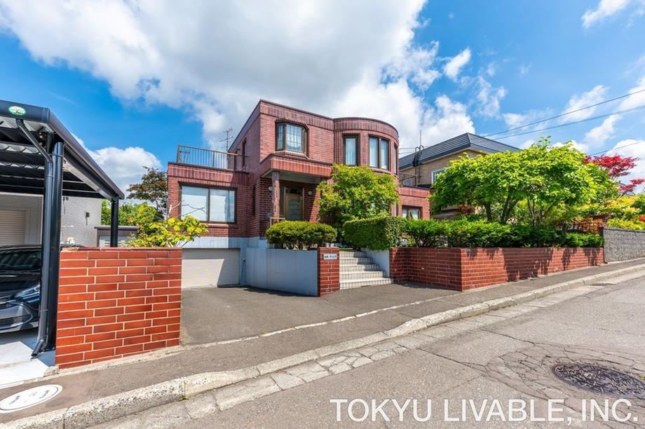 4LDK house in Minami Ward, Sapporo, Hokkaido - Photo 1