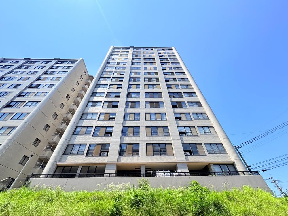 4LDK+S apartment in Oita, Oita - Photo 1