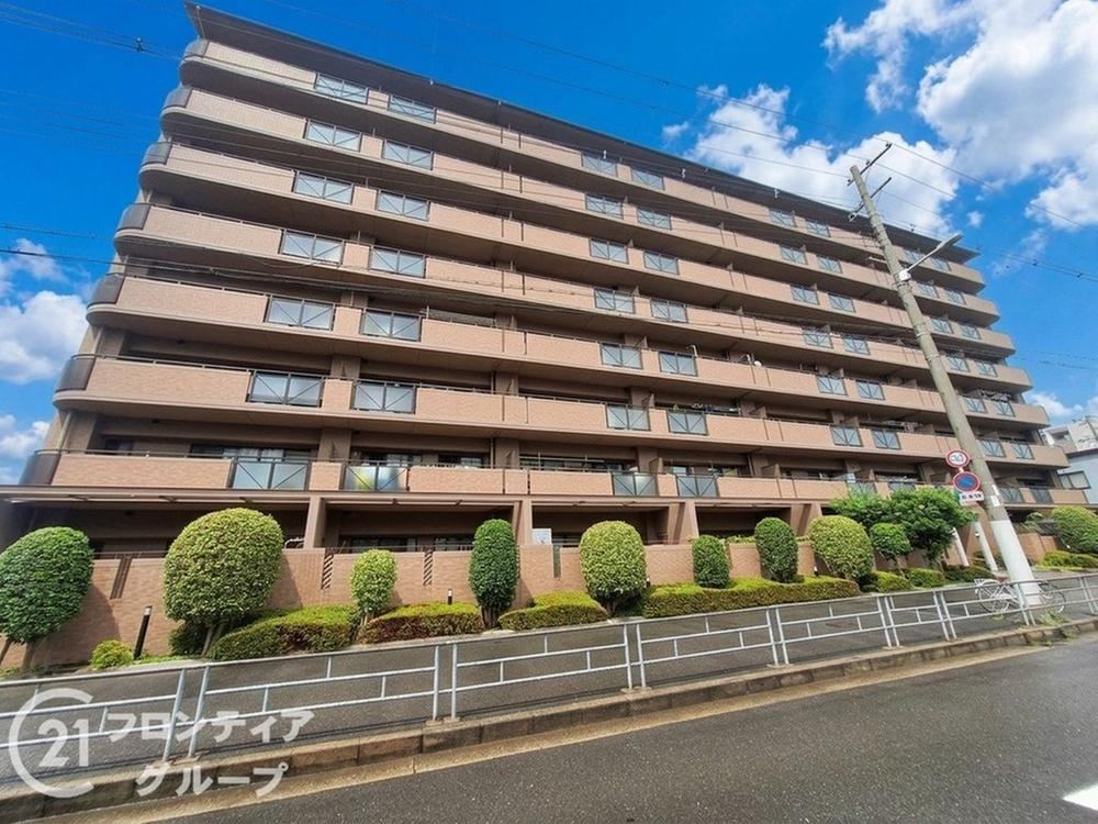3LDK apartment in Nishiyodogawa Ward, Osaka - Photo 1