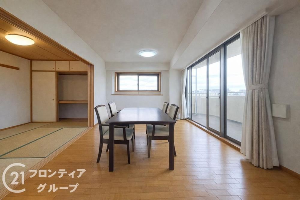 3LDK apartment in Neyagawa, Osaka - Photo 1